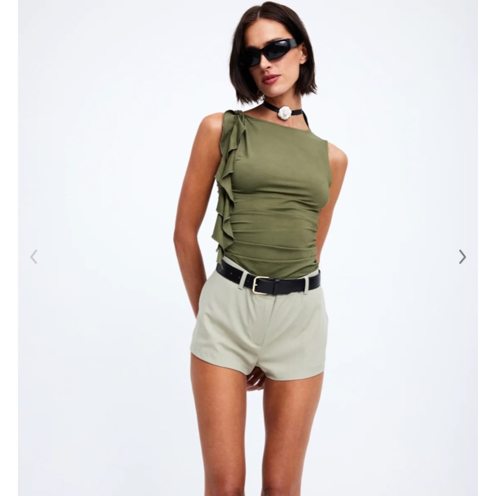 BRAND NEW Lioness Shorts